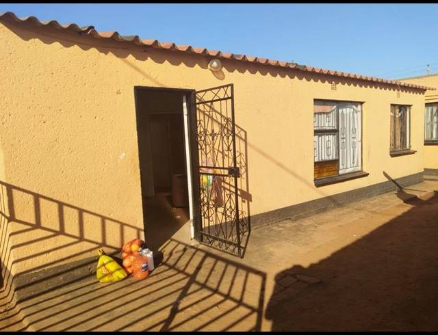 3 BEDROOM HOUSE FOR SALE IN MOLELEKI
